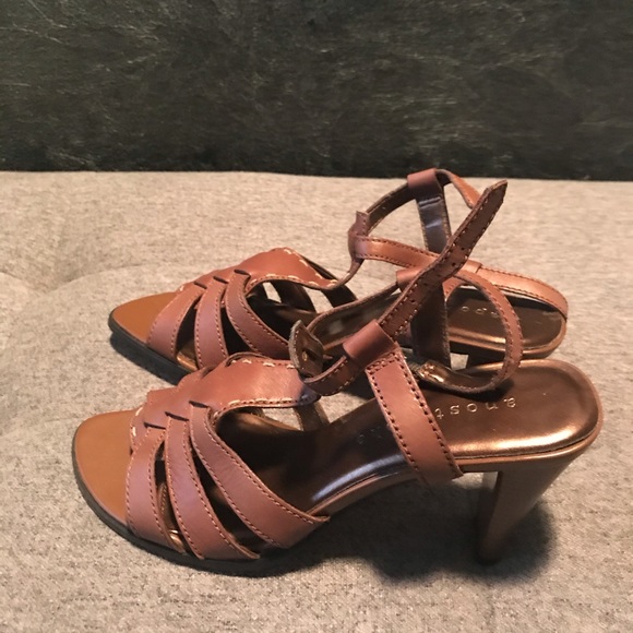 Shoes - New rust color strappy block heel rust colored size 7 dress sandals